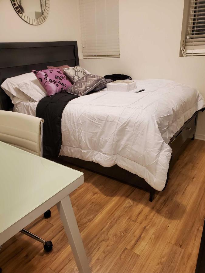Beautiful Townhouse Near Yorkdale Mall, Wilson Subway Apartamento Toronto Exterior foto