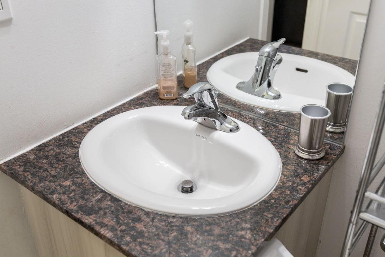 Beautiful Townhouse Near Yorkdale Mall, Wilson Subway Apartamento Toronto Exterior foto