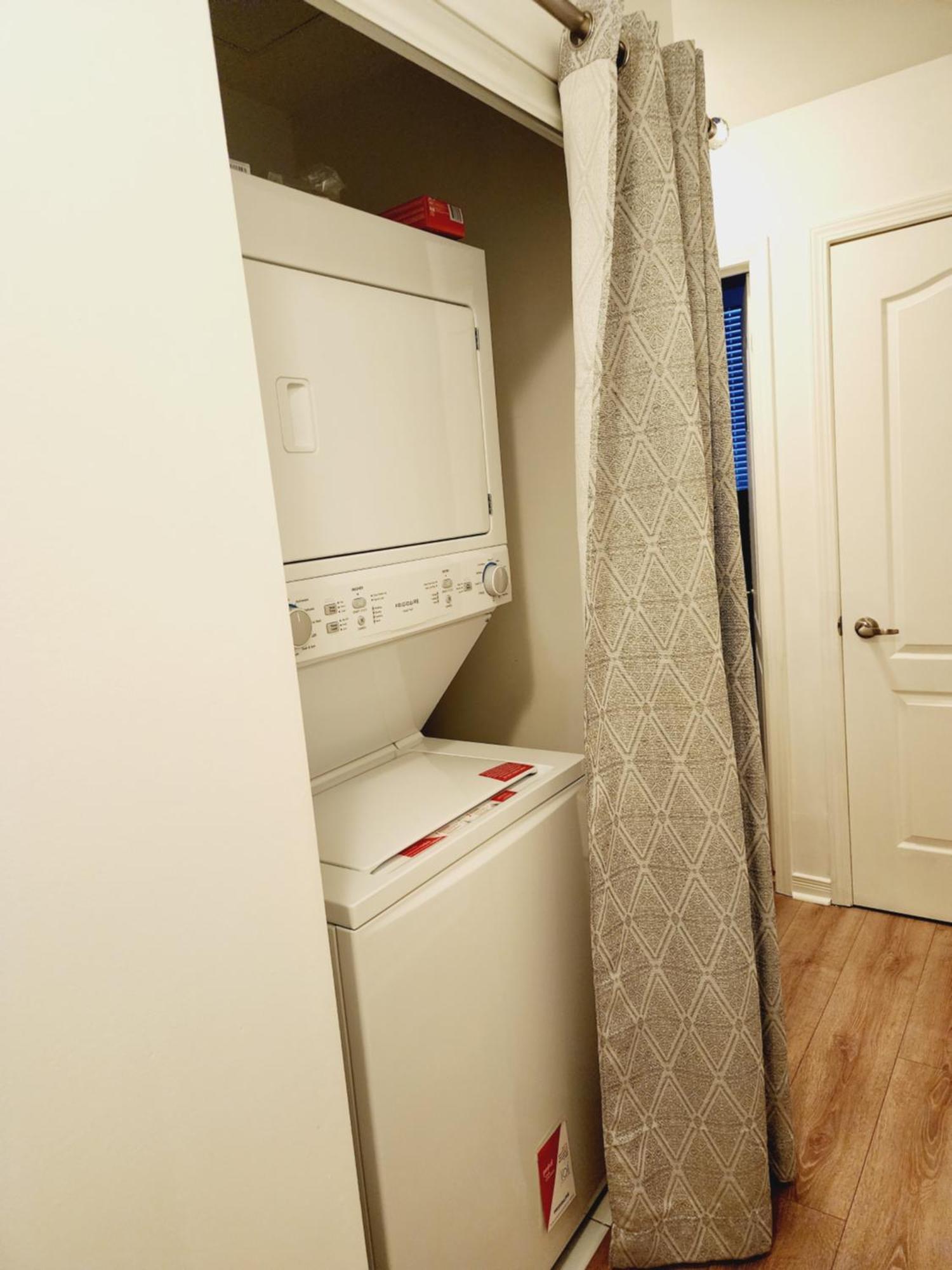 Beautiful Townhouse Near Yorkdale Mall, Wilson Subway Apartamento Toronto Exterior foto