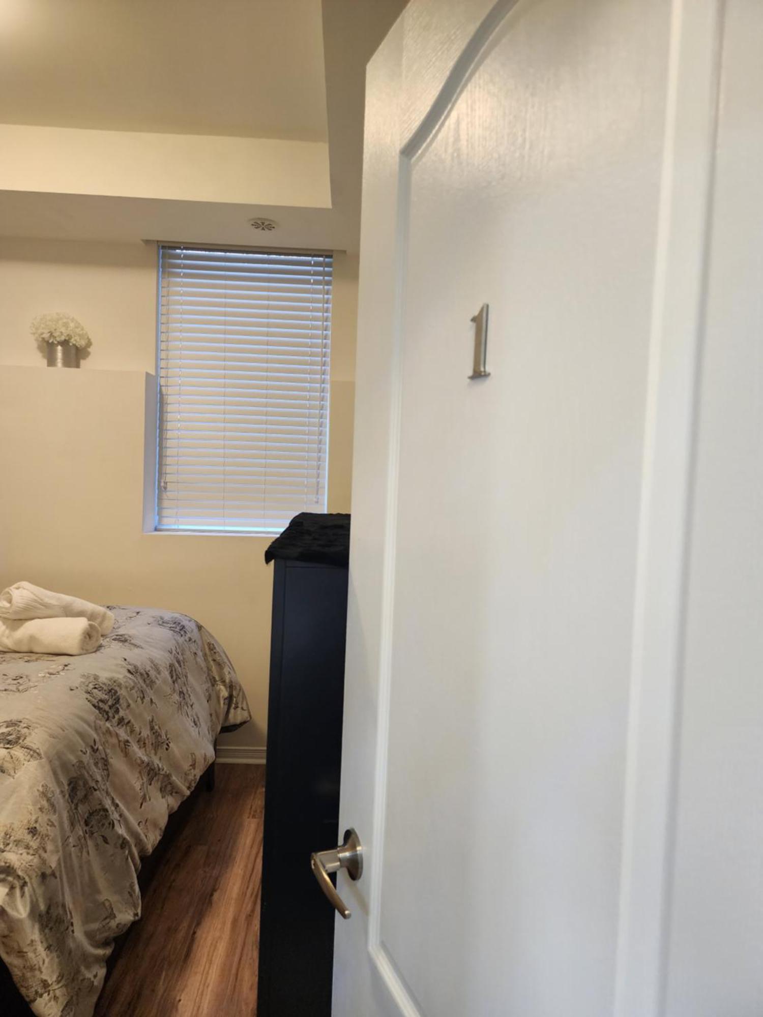 Beautiful Townhouse Near Yorkdale Mall, Wilson Subway Apartamento Toronto Exterior foto